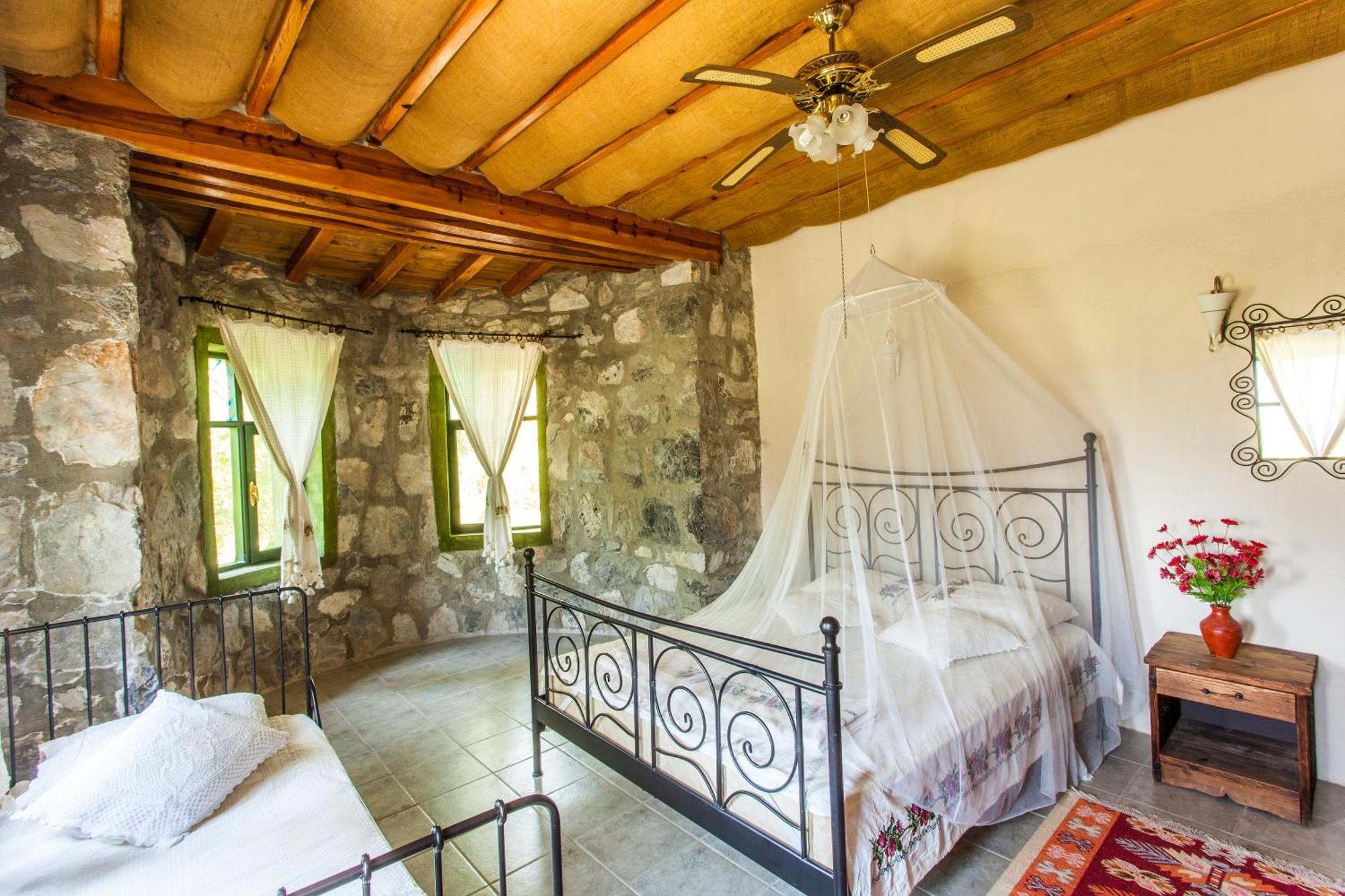 Bed and Breakfast Otantik Tas Ev Даламан Экстерьер фото